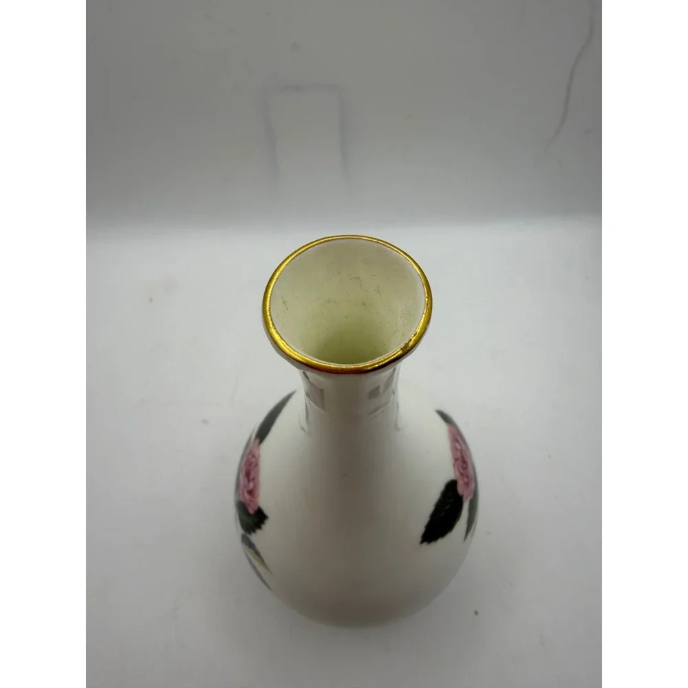Wedgwood Hathaway Rose Bud Vase Bone China Pink Floral Gold Rim Made in England